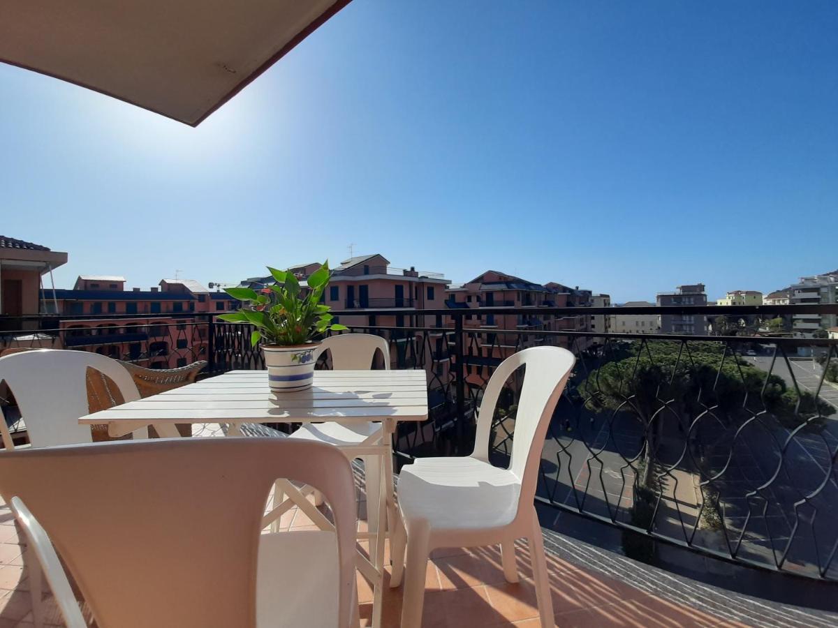 Nel Blu Daire Marina dʼMarina dʼAndora Dış mekan fotoğraf